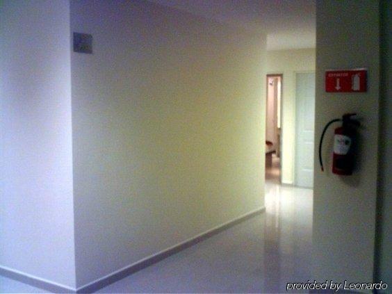 מונטריי Hotel 402 מראה חיצוני תמונה