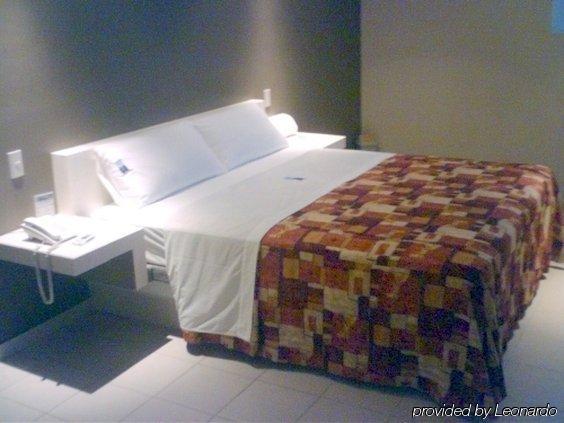 מונטריי Hotel 402 מראה חיצוני תמונה